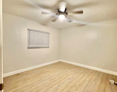 5635 5th Avenue - Photo Thumbnail 10