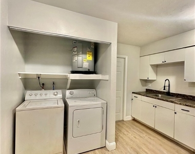 5635 5th Avenue - Photo Thumbnail 4