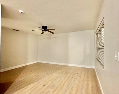 5635 5th Avenue - Photo Thumbnail 6