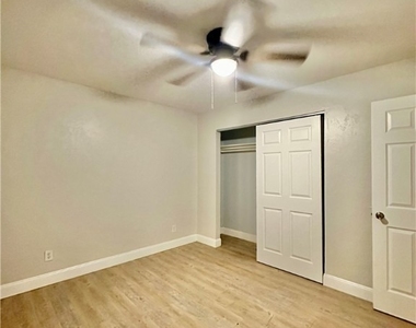 5635 5th Avenue - Photo Thumbnail 11