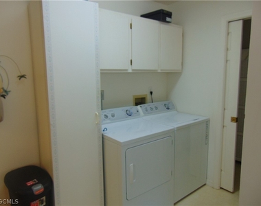 1092 Riverbend Drive - Photo Thumbnail 11