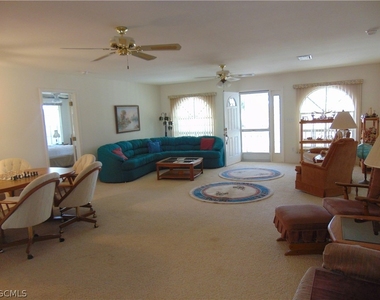 1092 Riverbend Drive - Photo Thumbnail 12