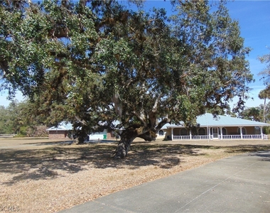 1092 Riverbend Drive - Photo Thumbnail 32
