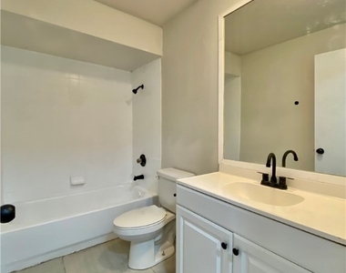 1534 Oak Drive - Photo Thumbnail 10