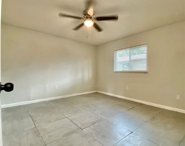1534 Oak Drive - Photo Thumbnail 8