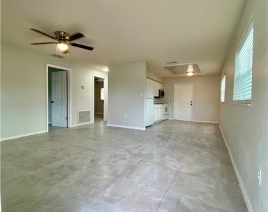 1534 Oak Drive - Photo Thumbnail 3