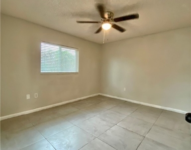 1534 Oak Drive - Photo Thumbnail 6
