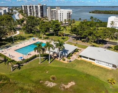 4511 Bay Beach Lane - Photo Thumbnail 46