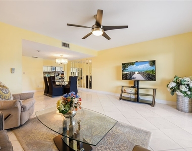 4511 Bay Beach Lane - Photo Thumbnail 10