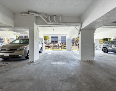 4511 Bay Beach Lane - Photo Thumbnail 21