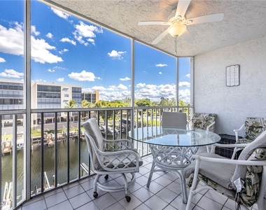 4511 Bay Beach Lane - Photo Thumbnail 13