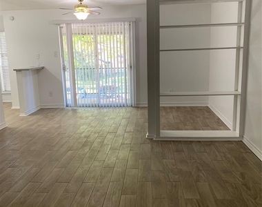 5625 Antoine Drive - Photo Thumbnail 2