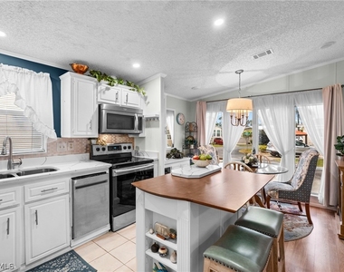 4751 Lafayette Lane W - Photo Thumbnail 3