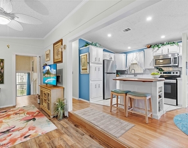 4751 Lafayette Lane W - Photo Thumbnail 1