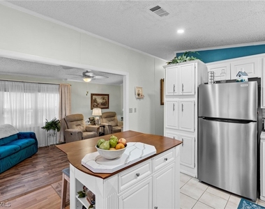 4751 Lafayette Lane W - Photo Thumbnail 5