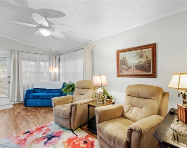4751 Lafayette Lane W - Photo Thumbnail 12