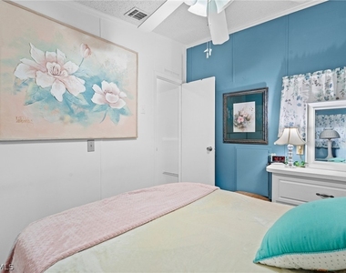 4751 Lafayette Lane W - Photo Thumbnail 16