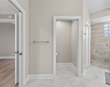 9201 Bayberry Bend - Photo Thumbnail 17