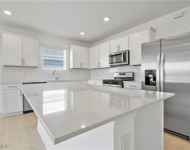 42425 Cascade Drive - Photo Thumbnail 15