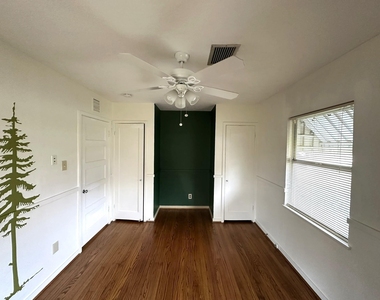 903 Lamonte Lane - Photo Thumbnail 24