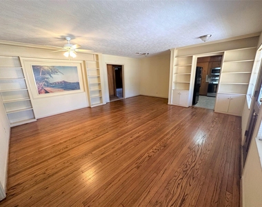 903 Lamonte Lane - Photo Thumbnail 3