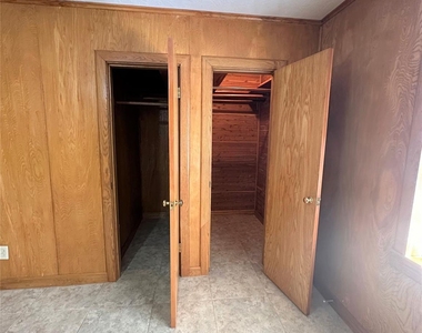 903 Lamonte Lane - Photo Thumbnail 19