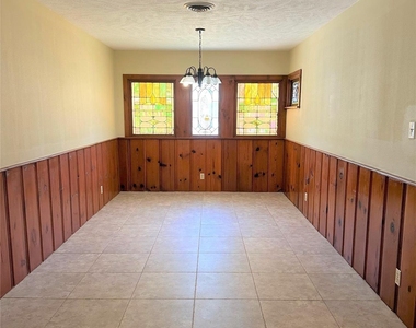 903 Lamonte Lane - Photo Thumbnail 10
