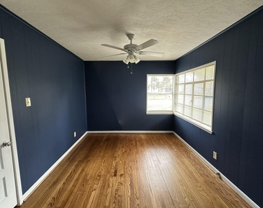 903 Lamonte Lane - Photo Thumbnail 28