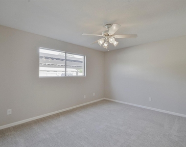 12905 Woodforest Boulevard - Photo Thumbnail 8