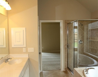 10318 Bellago Lane - Photo Thumbnail 9
