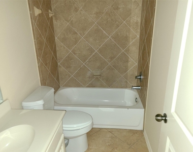 10318 Bellago Lane - Photo Thumbnail 12