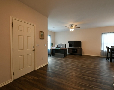 5817 Gaston Street - Photo Thumbnail 8
