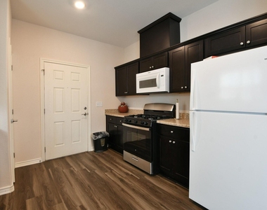 5817 Gaston Street - Photo Thumbnail 16