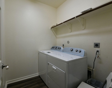 5817 Gaston Street - Photo Thumbnail 14