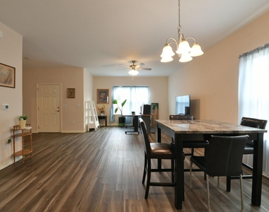 5817 Gaston Street - Photo Thumbnail 12
