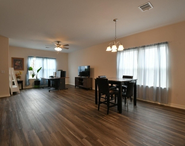 5817 Gaston Street - Photo Thumbnail 11