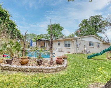 1405 Delabrook Court - Photo Thumbnail 23