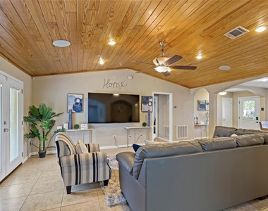 1405 Delabrook Court - Photo Thumbnail 5