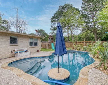 1405 Delabrook Court - Photo Thumbnail 18