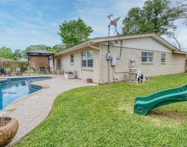 1405 Delabrook Court - Photo Thumbnail 21