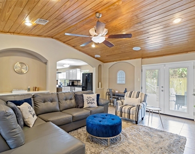 1405 Delabrook Court - Photo Thumbnail 4