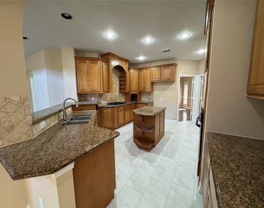 1412 Caine Hill Court - Photo Thumbnail 8
