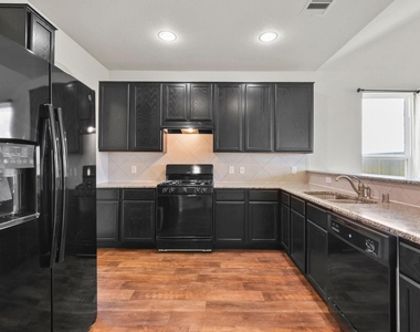 3011 Tandem Court - Photo Thumbnail 6