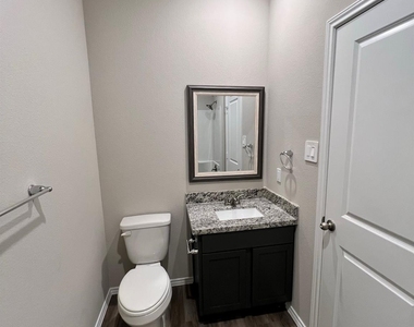 11606 Vistawood Street - Photo Thumbnail 13