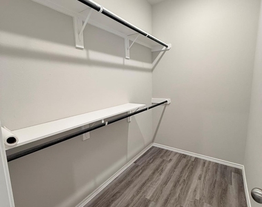 11606 Vistawood Street - Photo Thumbnail 12