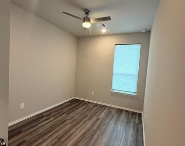 11606 Vistawood Street - Photo Thumbnail 15