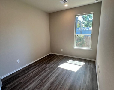 11606 Vistawood Street - Photo Thumbnail 22