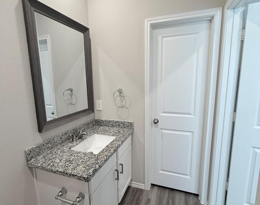 11606 Vistawood Street - Photo Thumbnail 9