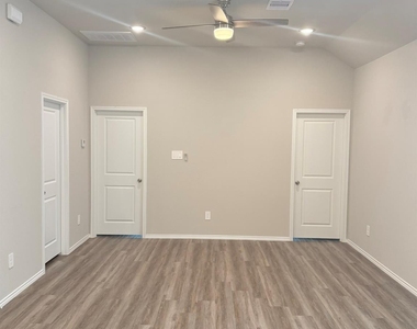 11606 Vistawood Street - Photo Thumbnail 4
