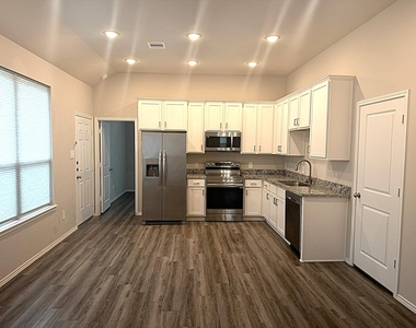 11606 Vistawood Street - Photo Thumbnail 2